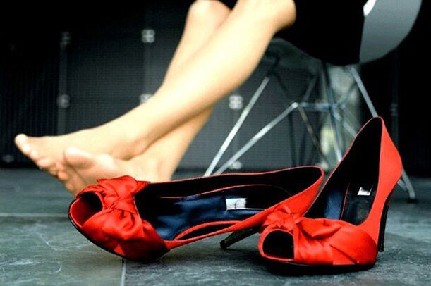 Vermeiden Sie High Heels, um Krampfadern vorzubeugen